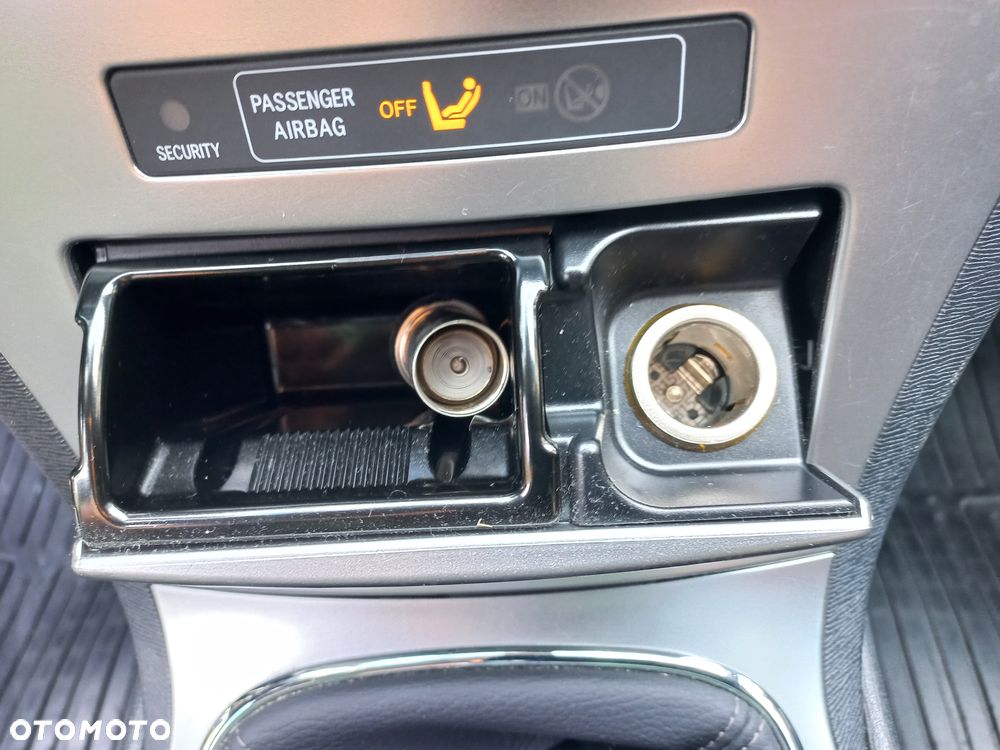 Toyota Avensis 2.0 D-4D - 10