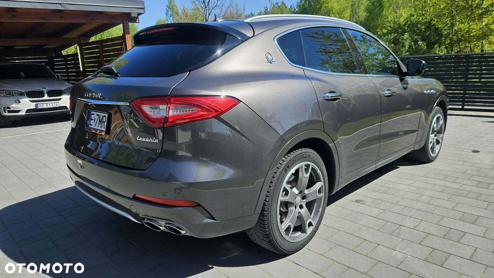 Maserati Levante Q4 Executive - 6