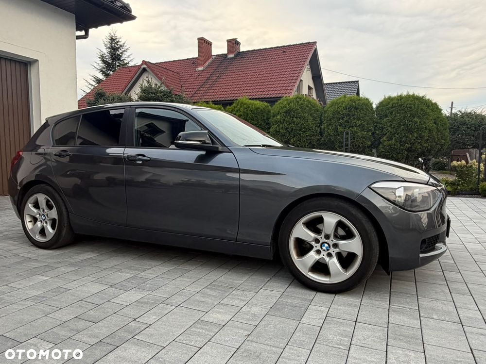 BMW Seria 1 116i - 11