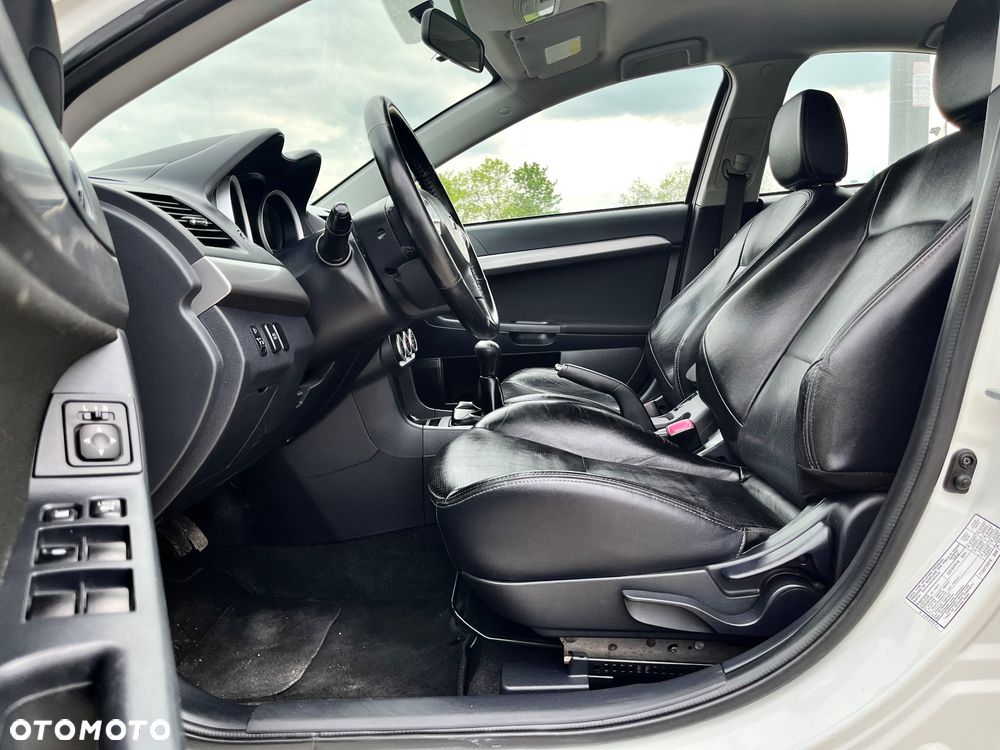 Mitsubishi Lancer 1.8 Intense - 14