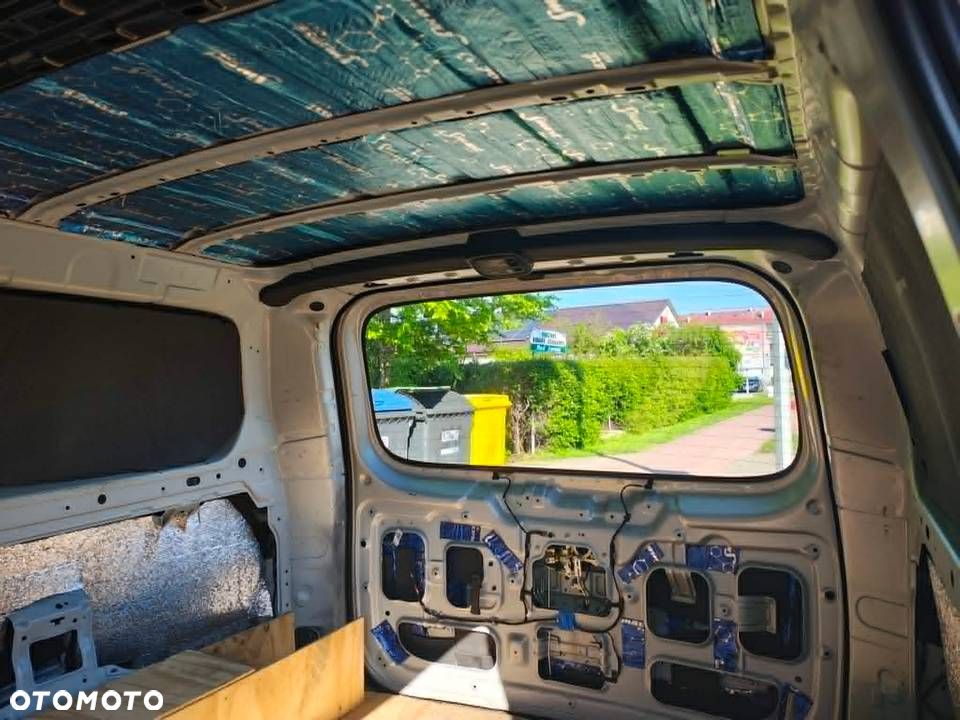 Hyundai H1 -Starex - 12