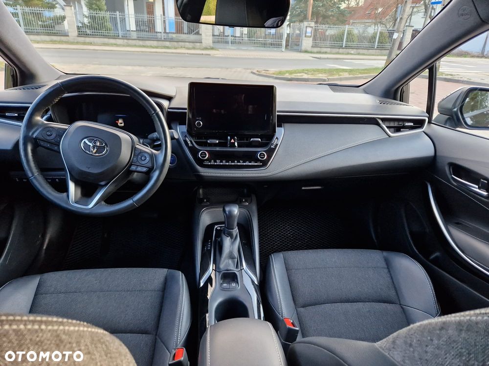 Toyota Corolla 2.0 Hybrid Executive - 22