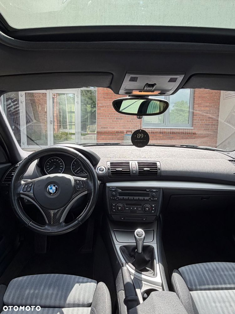 BMW Seria 1 120i - 11