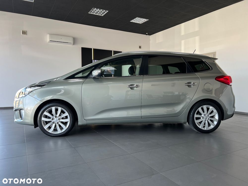 Kia Carens - 2