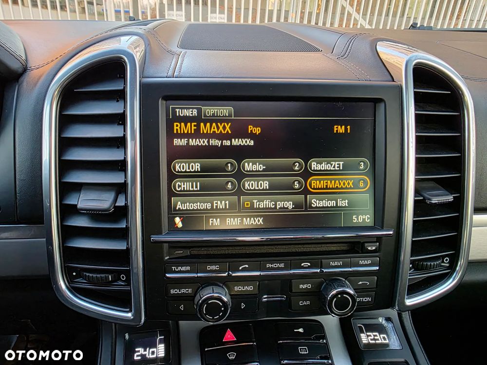 Porsche Cayenne - 15