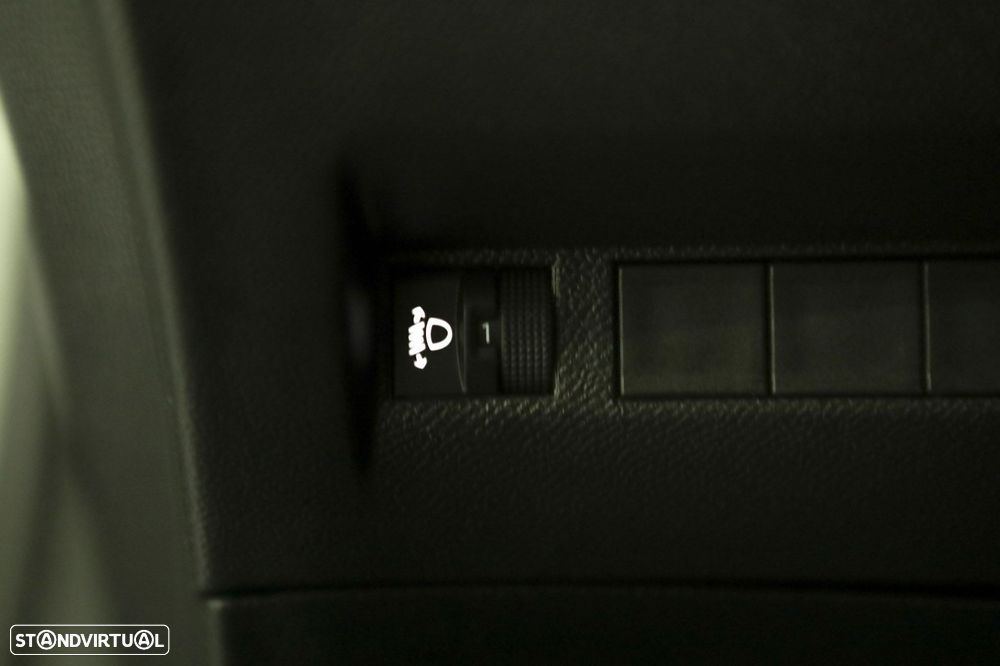 Peugeot 208 1.2 PureTech Allure - 19