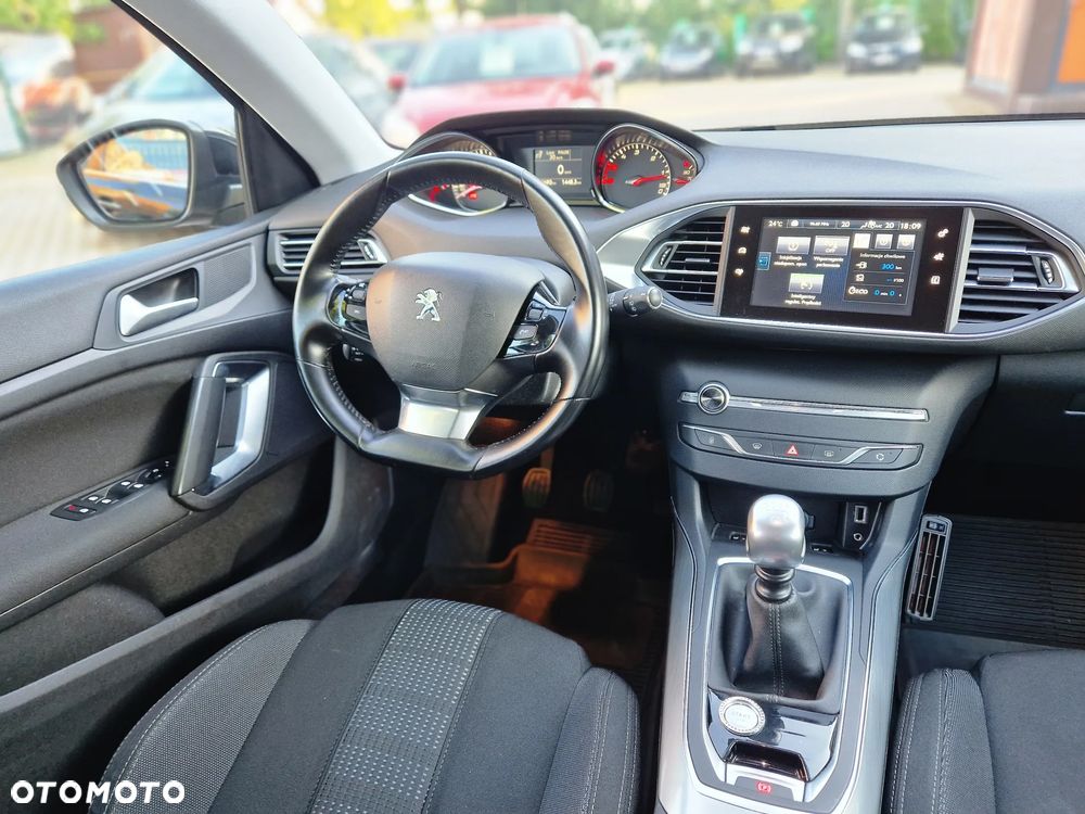 Peugeot 308 SW 1.6 BlueHDi Allure S&S - 29
