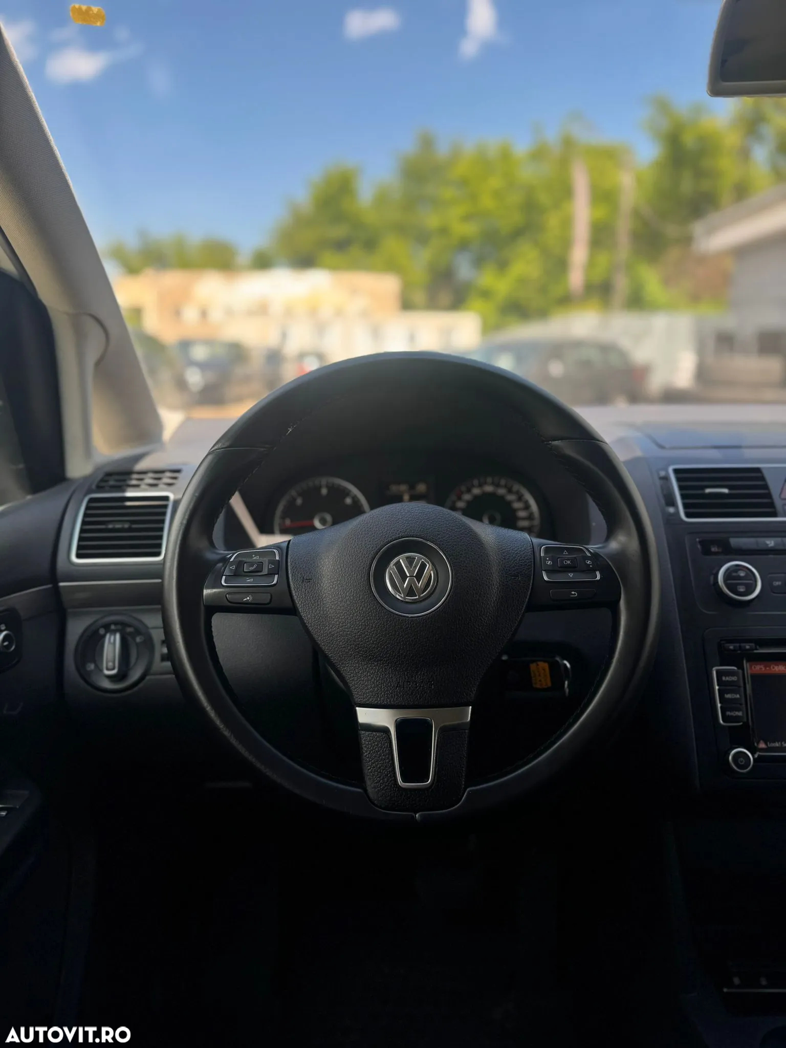 Volkswagen Touran 2.0 TDI DSG Comfortline - 33