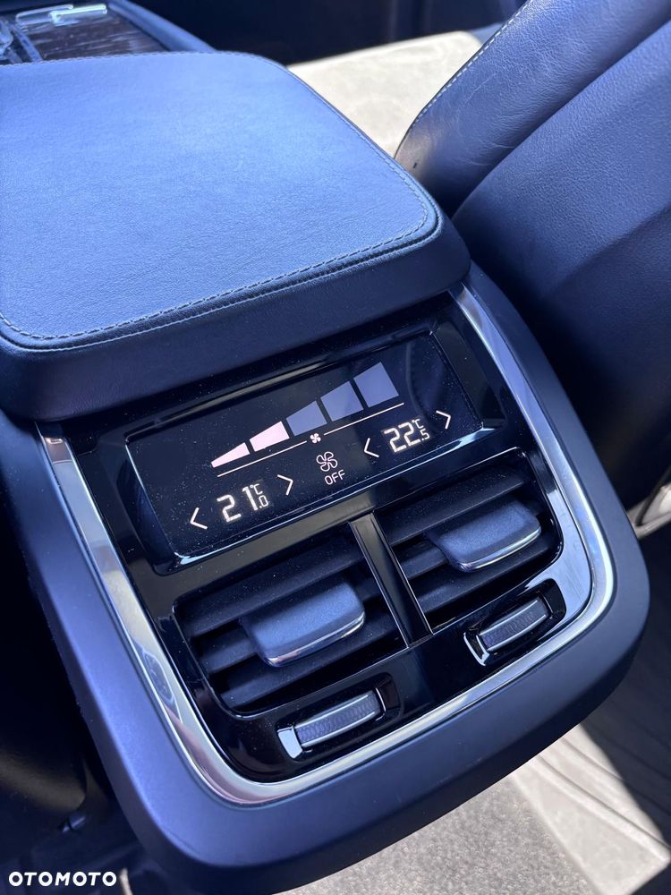 Volvo XC 90 - 22