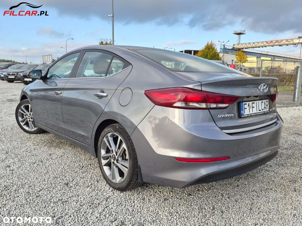 Hyundai Elantra - 20