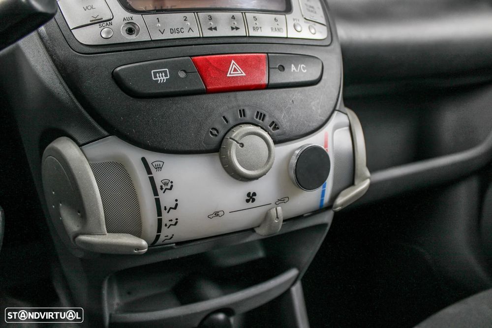 Toyota Aygo 1.0 + AC - 4