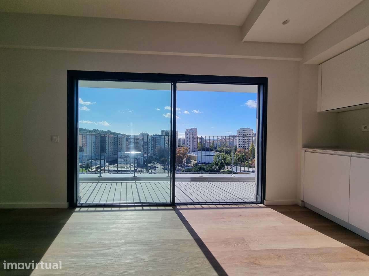 Arrenda-se excelente apartamento T3 Novo – Miraflores (Oeiras) - Grande imagem: 3/32