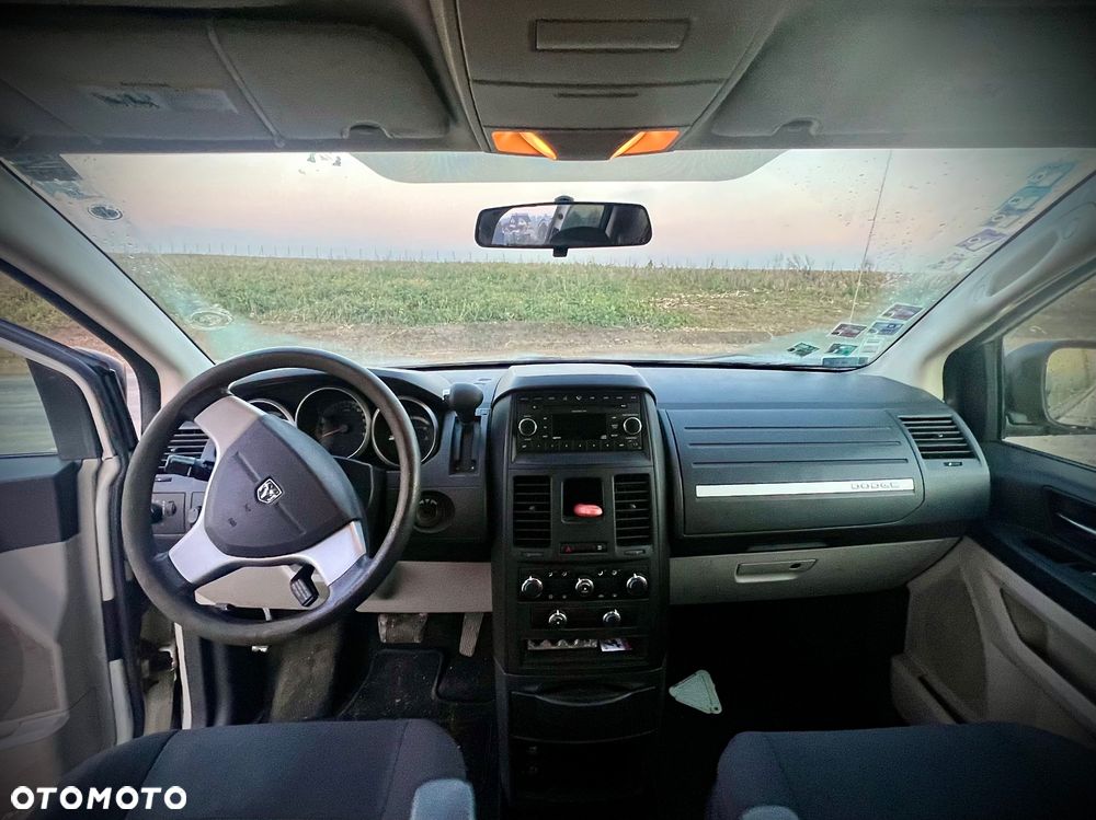 Dodge Grand Caravan - 14