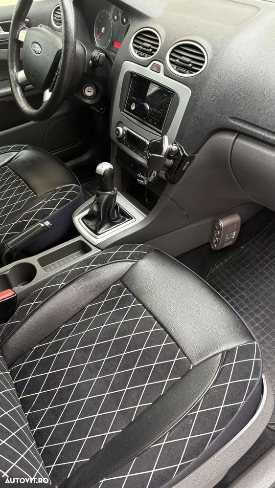 Ford Focus 1.6i Trend - 15