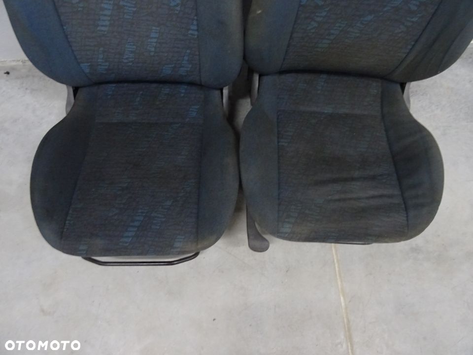 FOTEL PRAWY PRZÓD PRZEDNI OPEL CORSA C 3D HB NR82 - 2