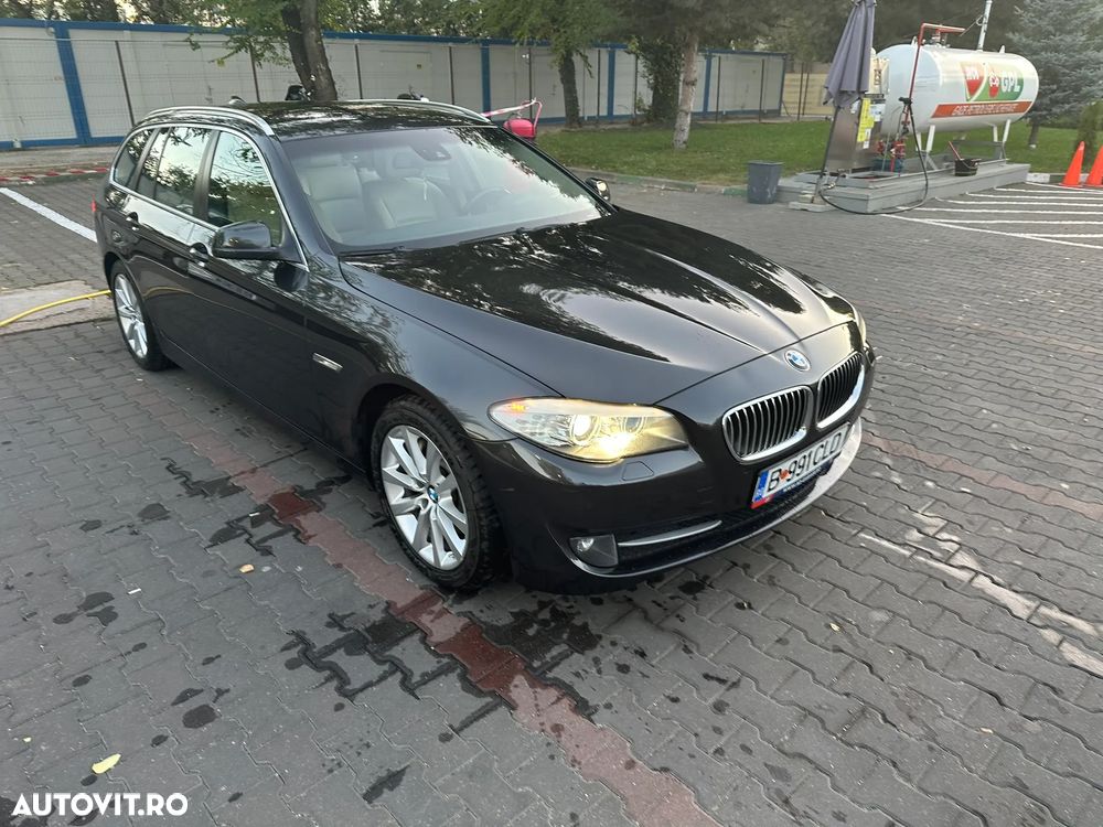 BMW Seria 5 525d xDrive Touring - 1