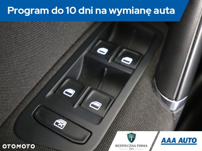 Volkswagen Golf - 20