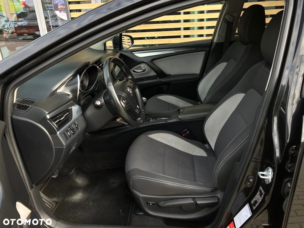 Toyota Avensis 2.0 D-4D Premium - 27
