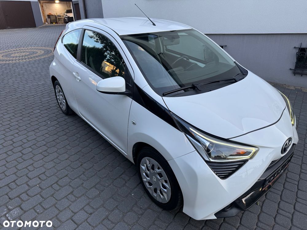 Toyota Aygo x-play - 25