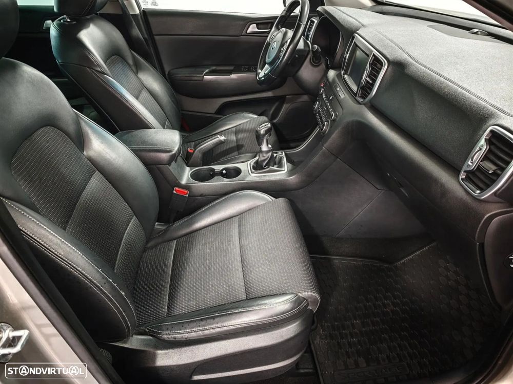 Kia Sportage 1.6 CRDi ISG SX - 25