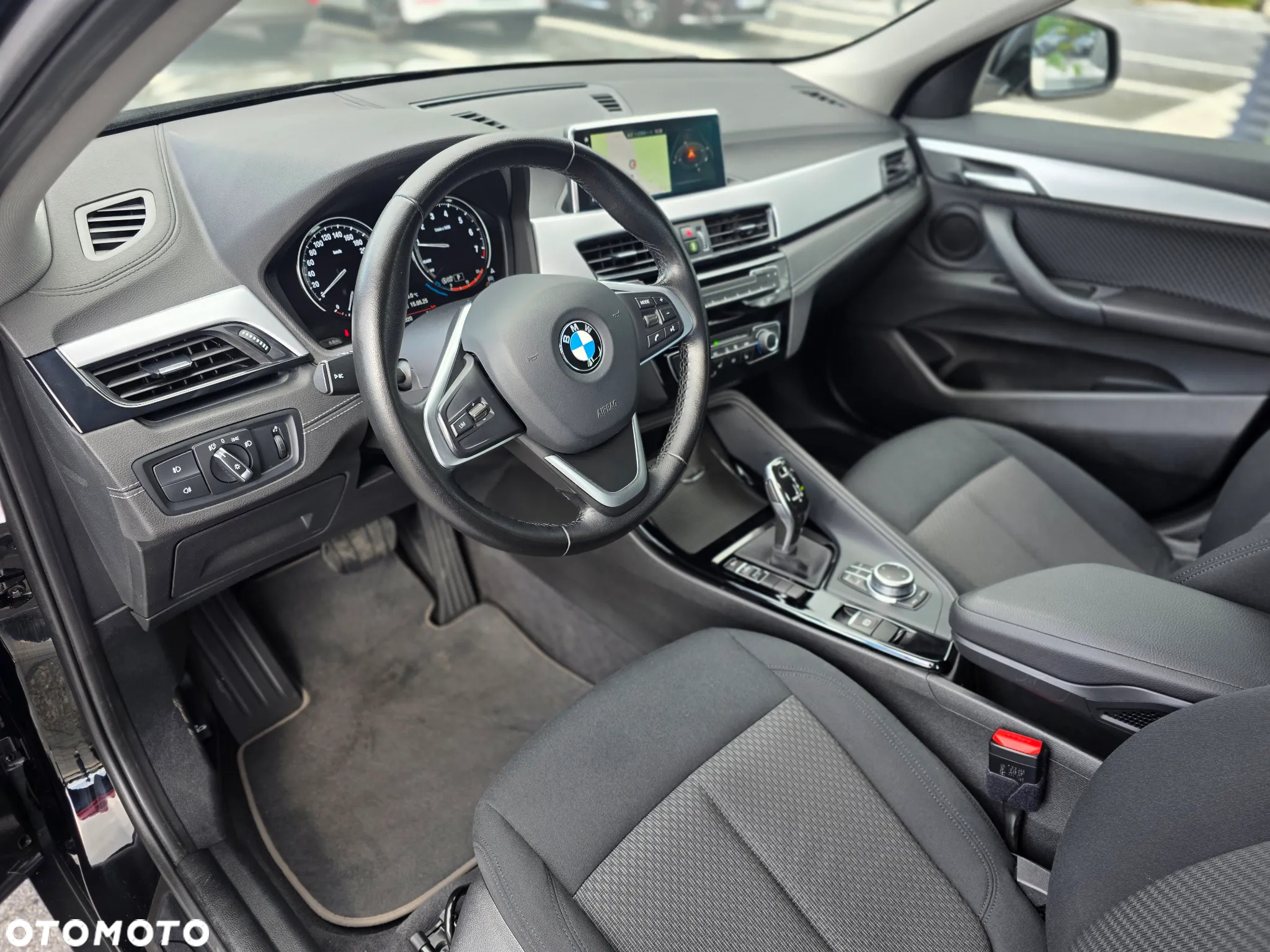 BMW X2 sDrive18d Business Edition sport - 13