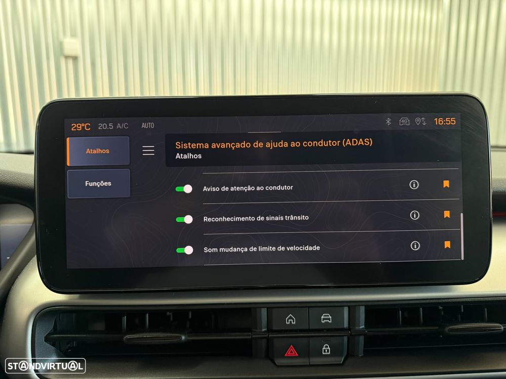 Jeep Avenger 1.2 e-Hybrid Summit DCT — fotografia 18