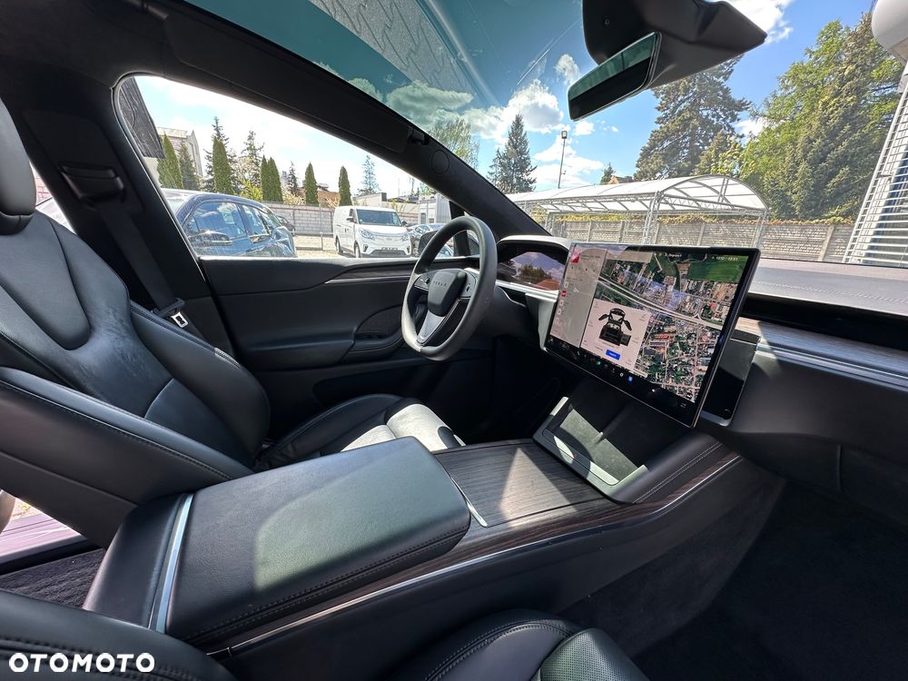 Tesla Model X - 17