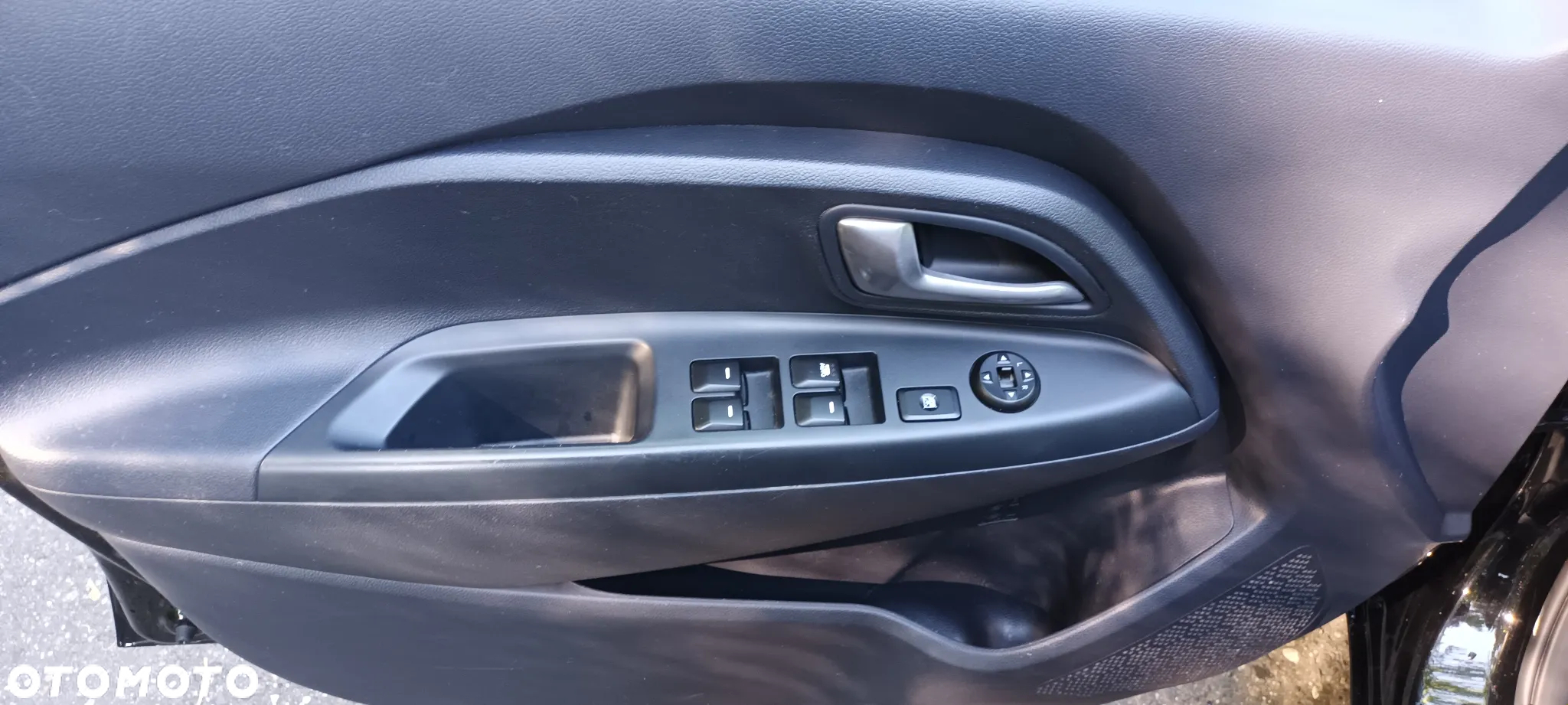 Kia Rio - 10