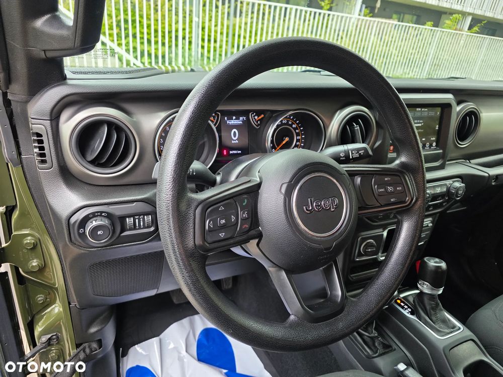 Jeep Wrangler - 8