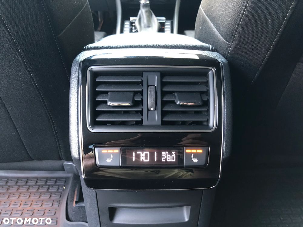 Skoda Superb 2.0 TDI Style DSG - 26