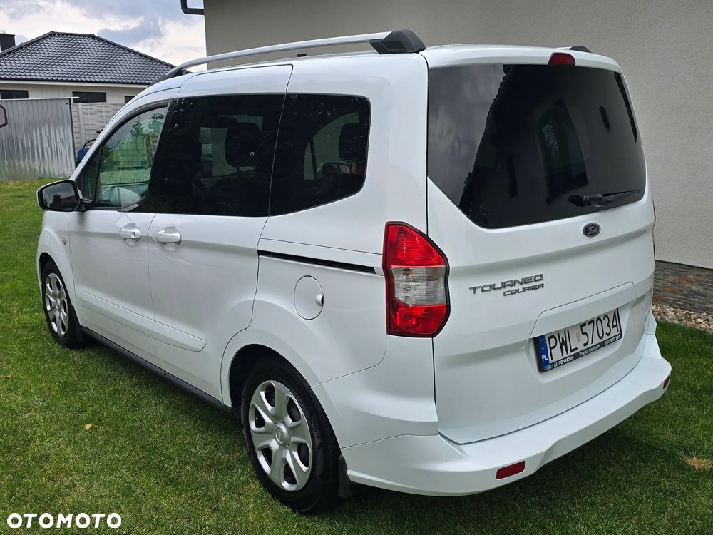 Ford Tourneo Courier 1.5 TDCi Sport - 2