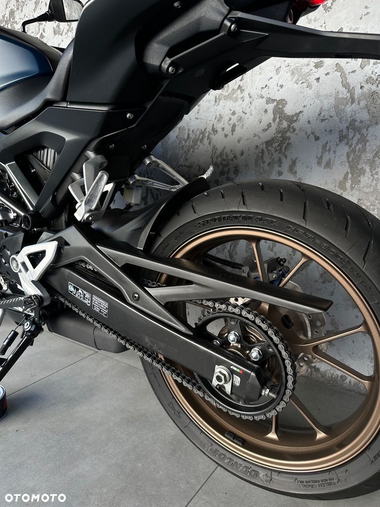Honda CB - 9
