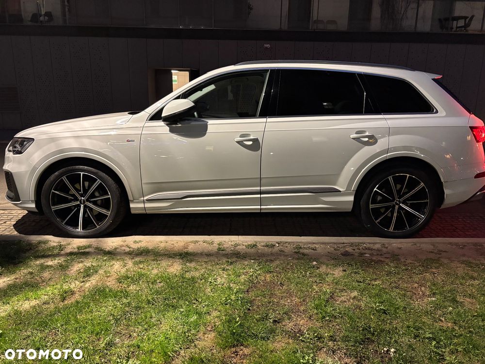 Audi Q7 - 1