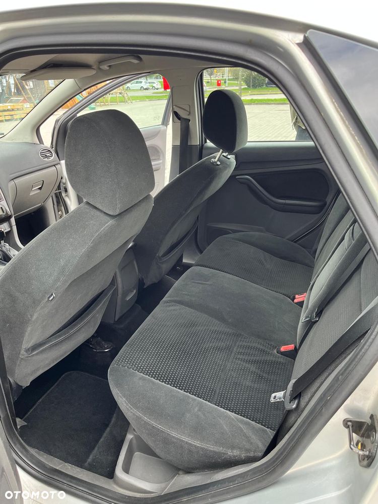 Ford Focus 1.6 TDCi Ambiente - 17