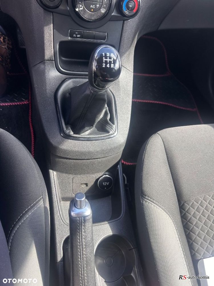 Ford Fiesta - 25
