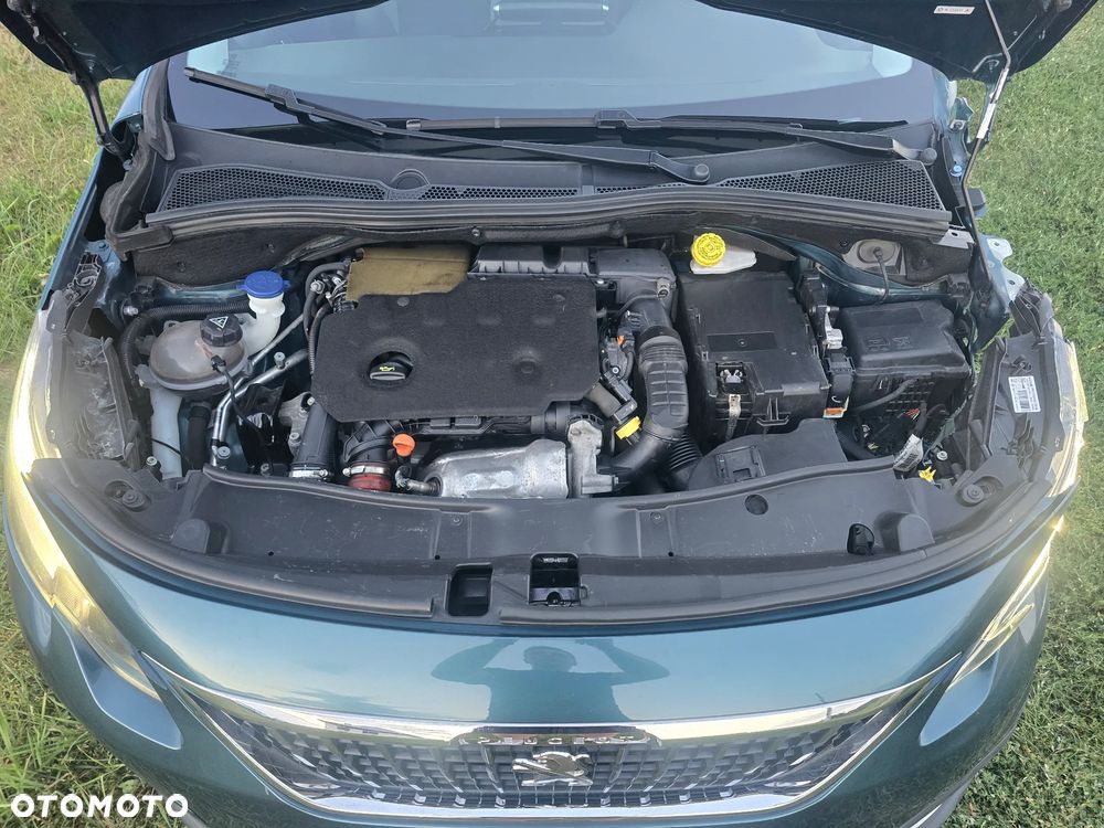 Peugeot 2008 1.5 BlueHDi Allure S&S - 18