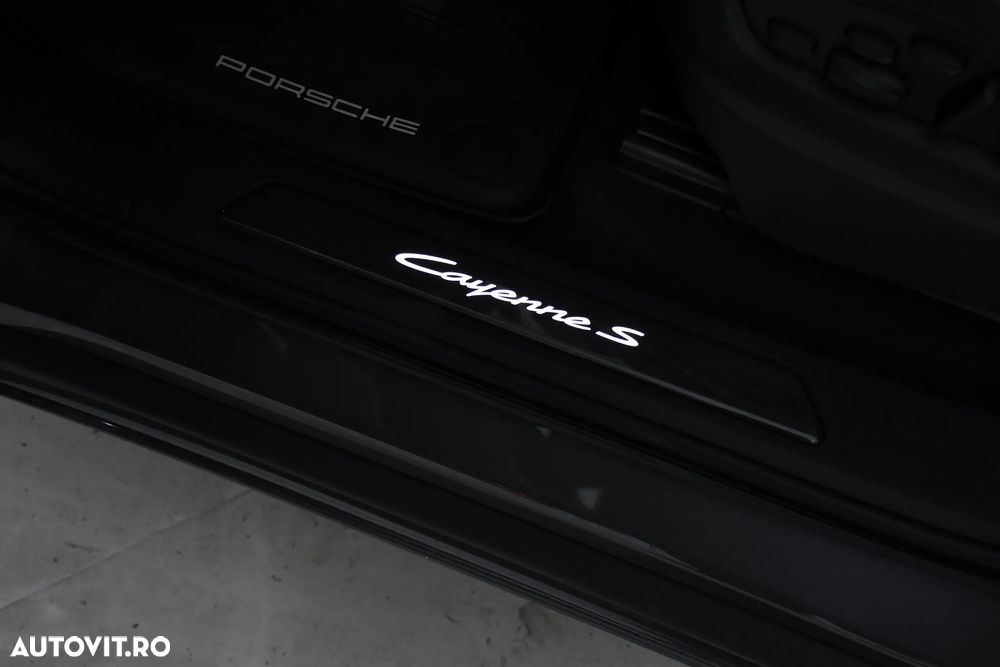 Porsche Cayenne S - 27