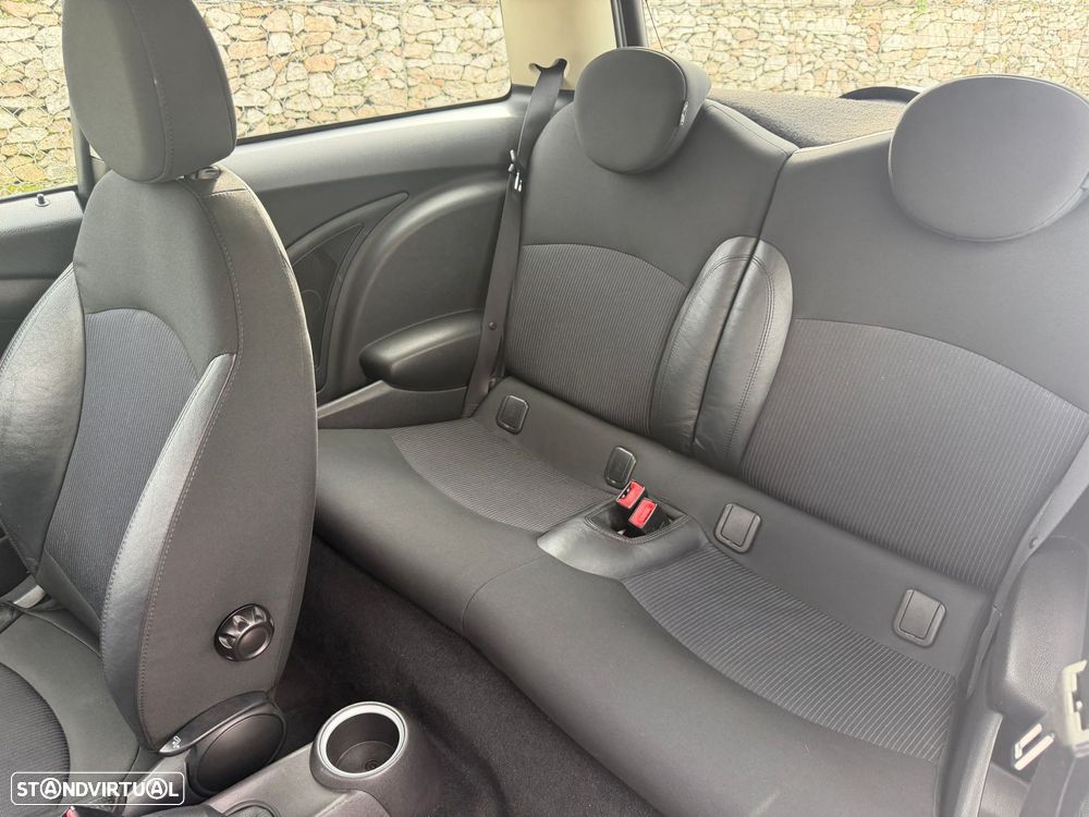 MINI 3 Portas Cooper D - 11