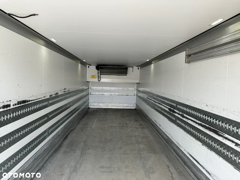 Scania P370 6X2*4 EURO6 + TERMO KING - 7