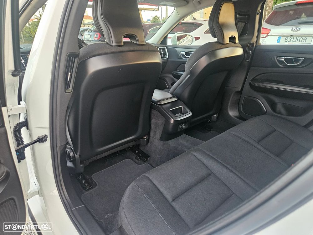 Volvo V60 2.0 D3 Momentum - 20