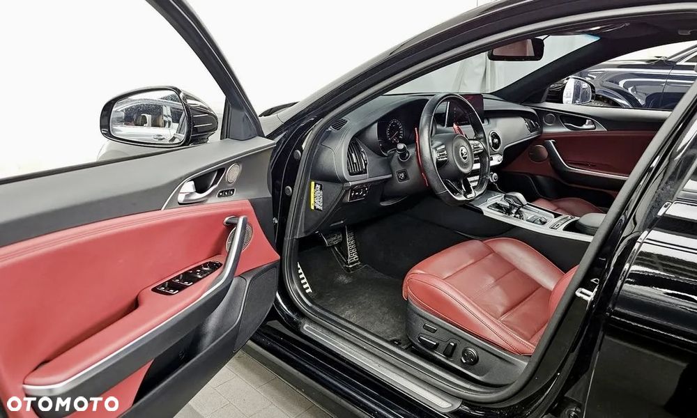 Kia Stinger - 11