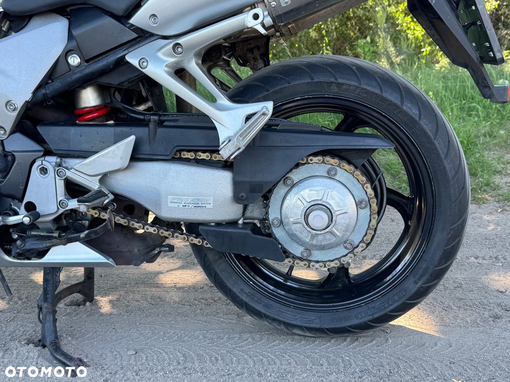 Honda VFR - 13