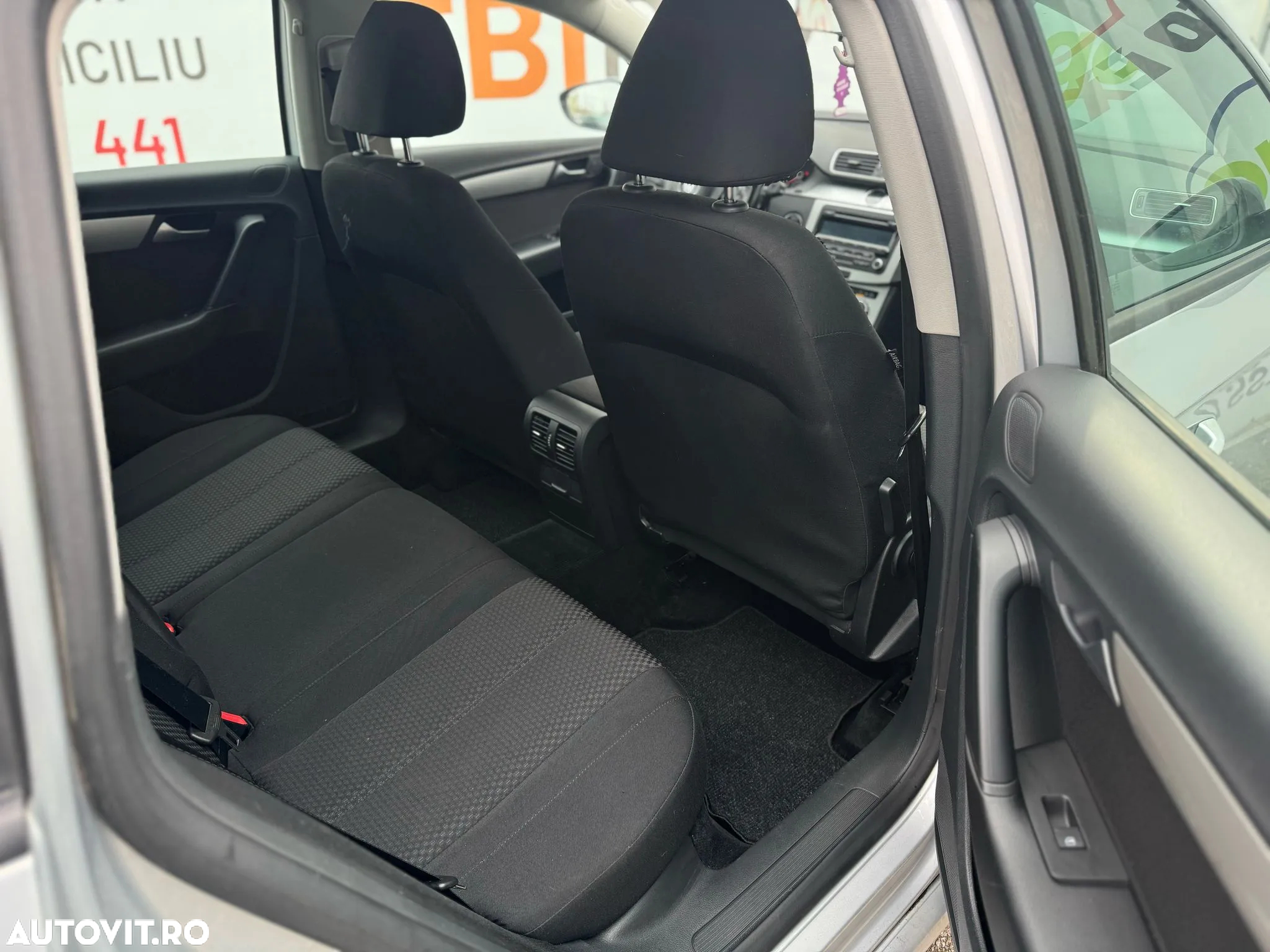 Volkswagen Passat Variant 2.0 TDI Blue TDI Comfortline - 31