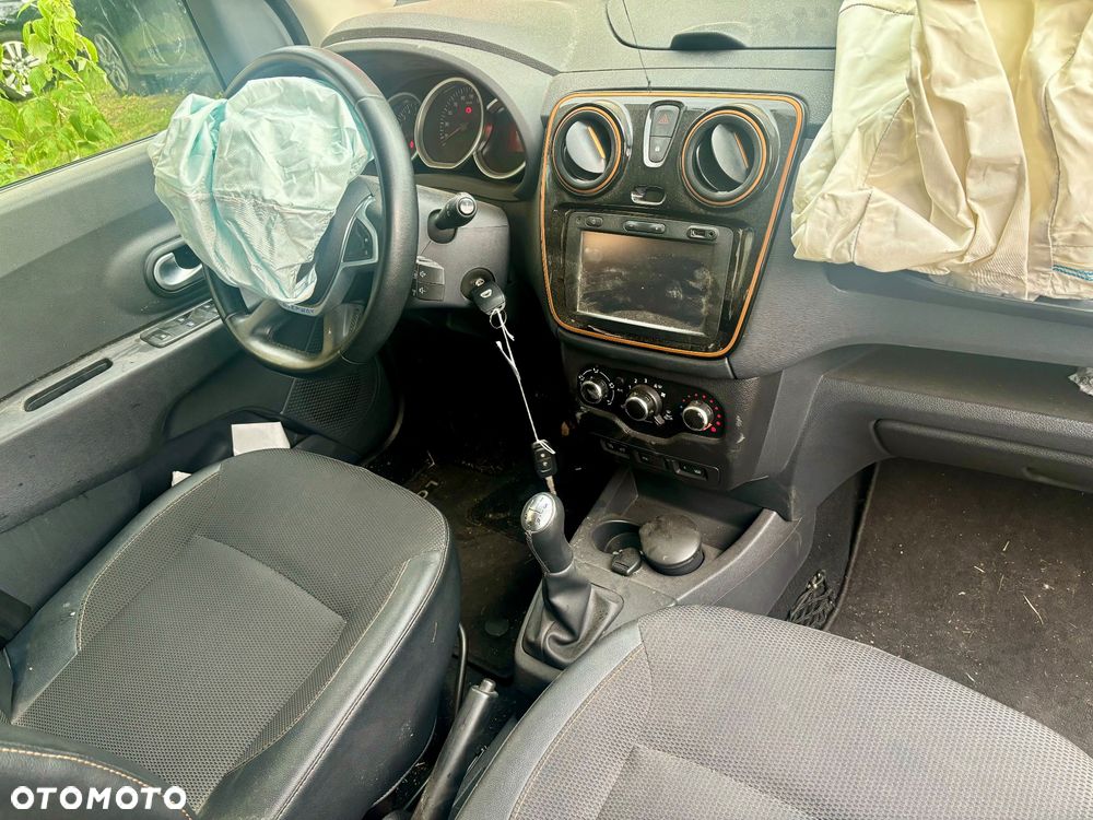Dacia Lodgy TCe 115 Stepway - 4