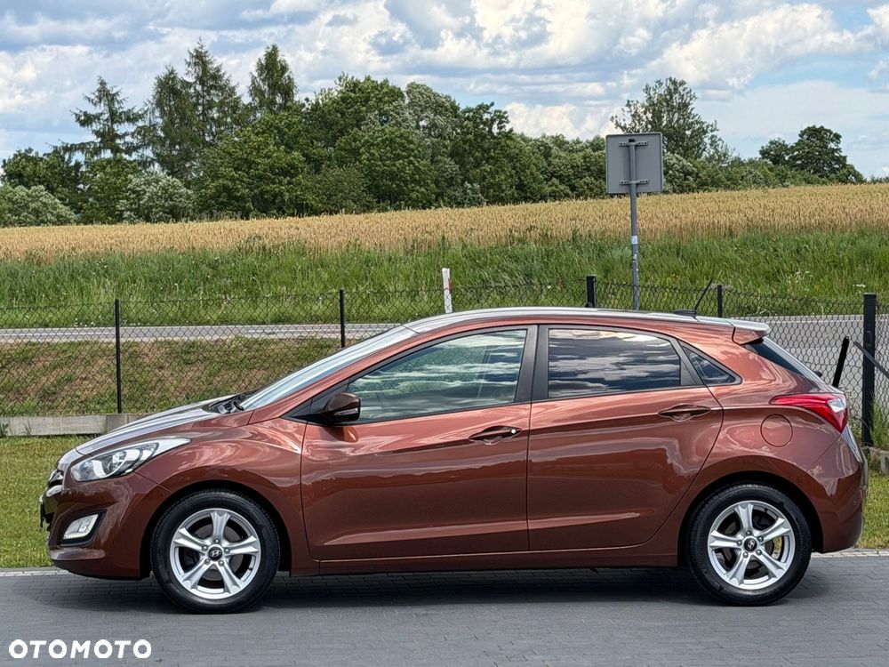 Hyundai i30 1.4 Trend - 12
