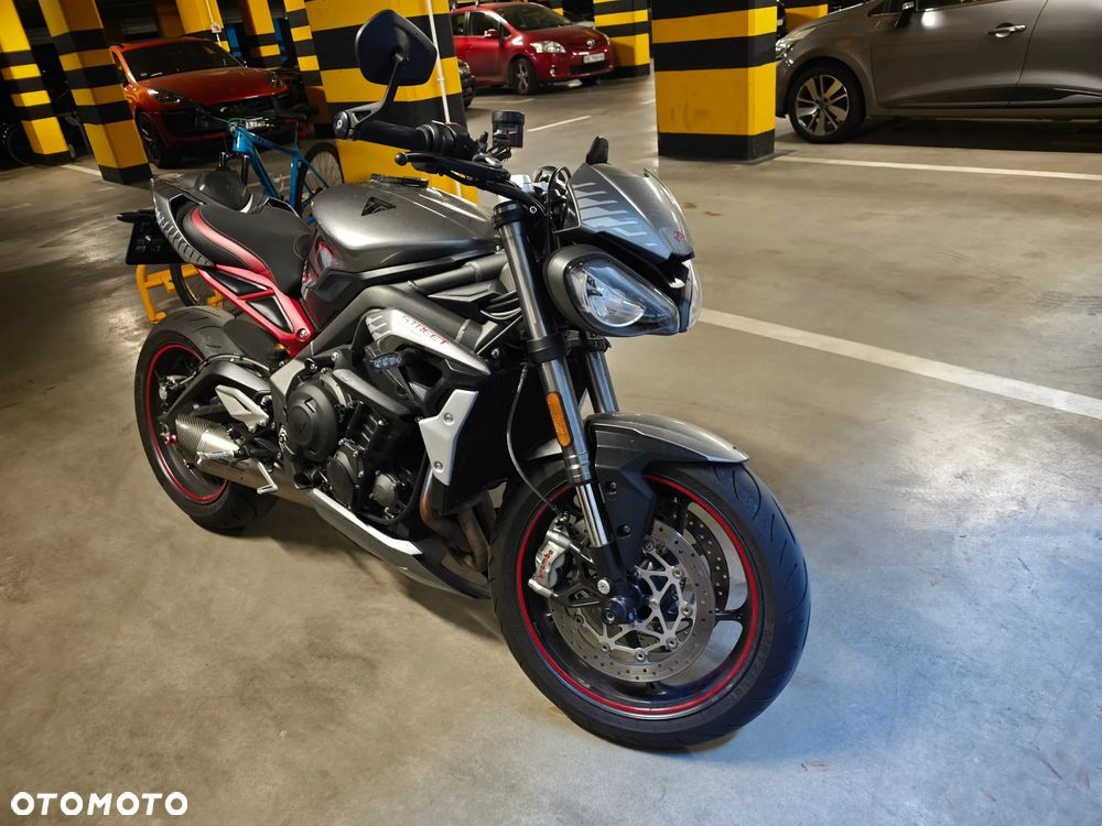 Triumph Street Triple - 4