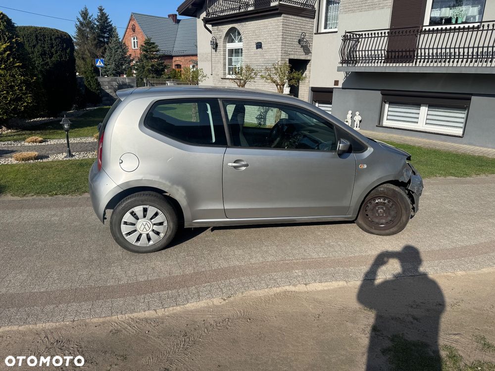 Volkswagen up! Active - 9