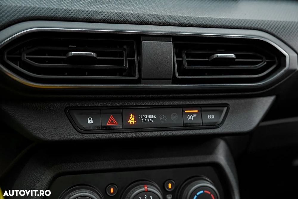 Dacia Logan TCe 90 Essential - 34