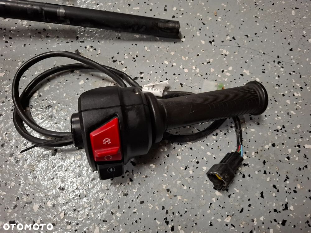 KTM Duke 125 390 kierownica półka przełączniki kierunkowskaz pompa klamka dźwignia - 2