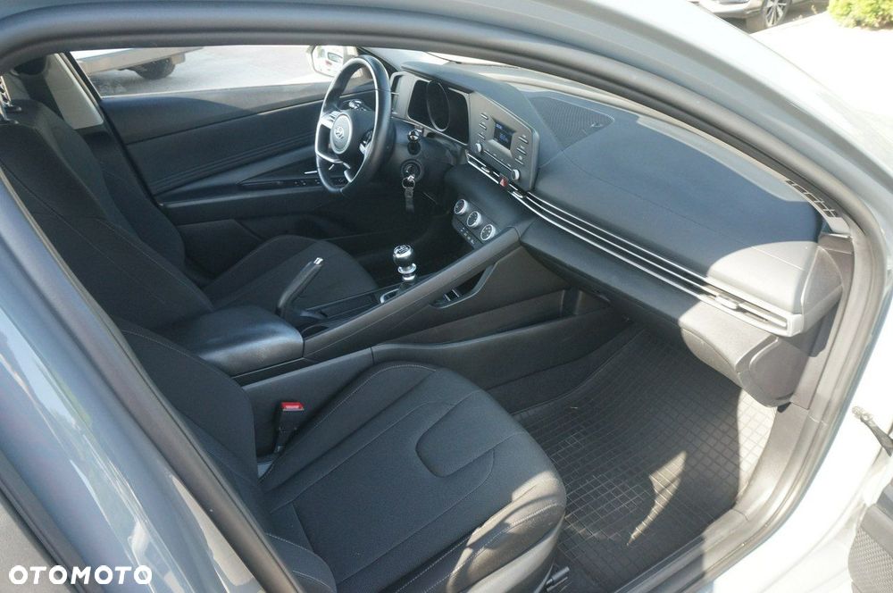 Hyundai Elantra 1.6 Modern - 26